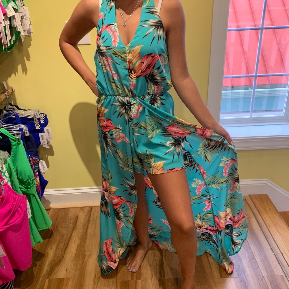NWT Peach Love Halter hi low romper